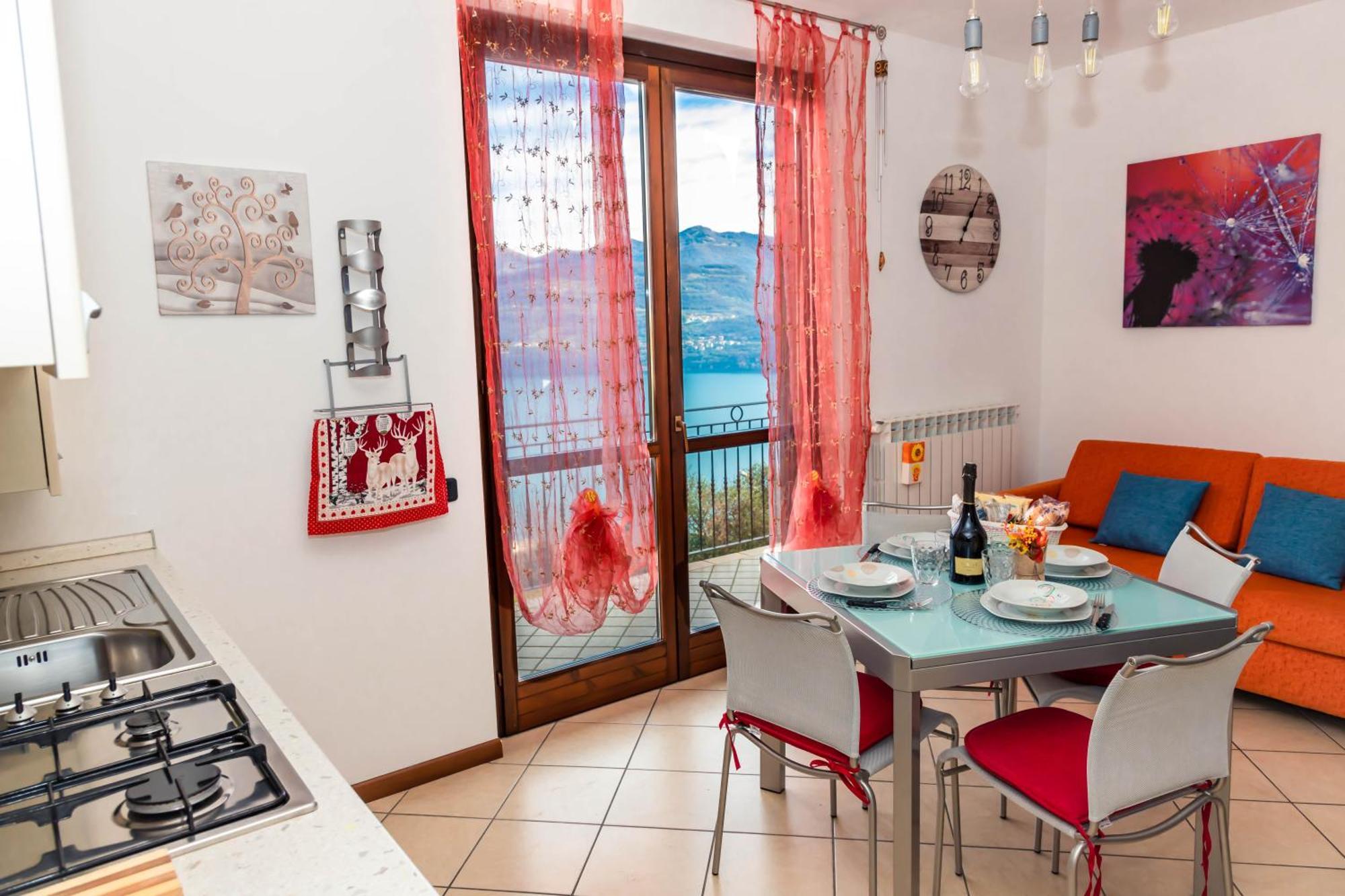 Residenza Coccinelle Vista Lago D'Iseo Tavernola Bergamasca Exterior foto