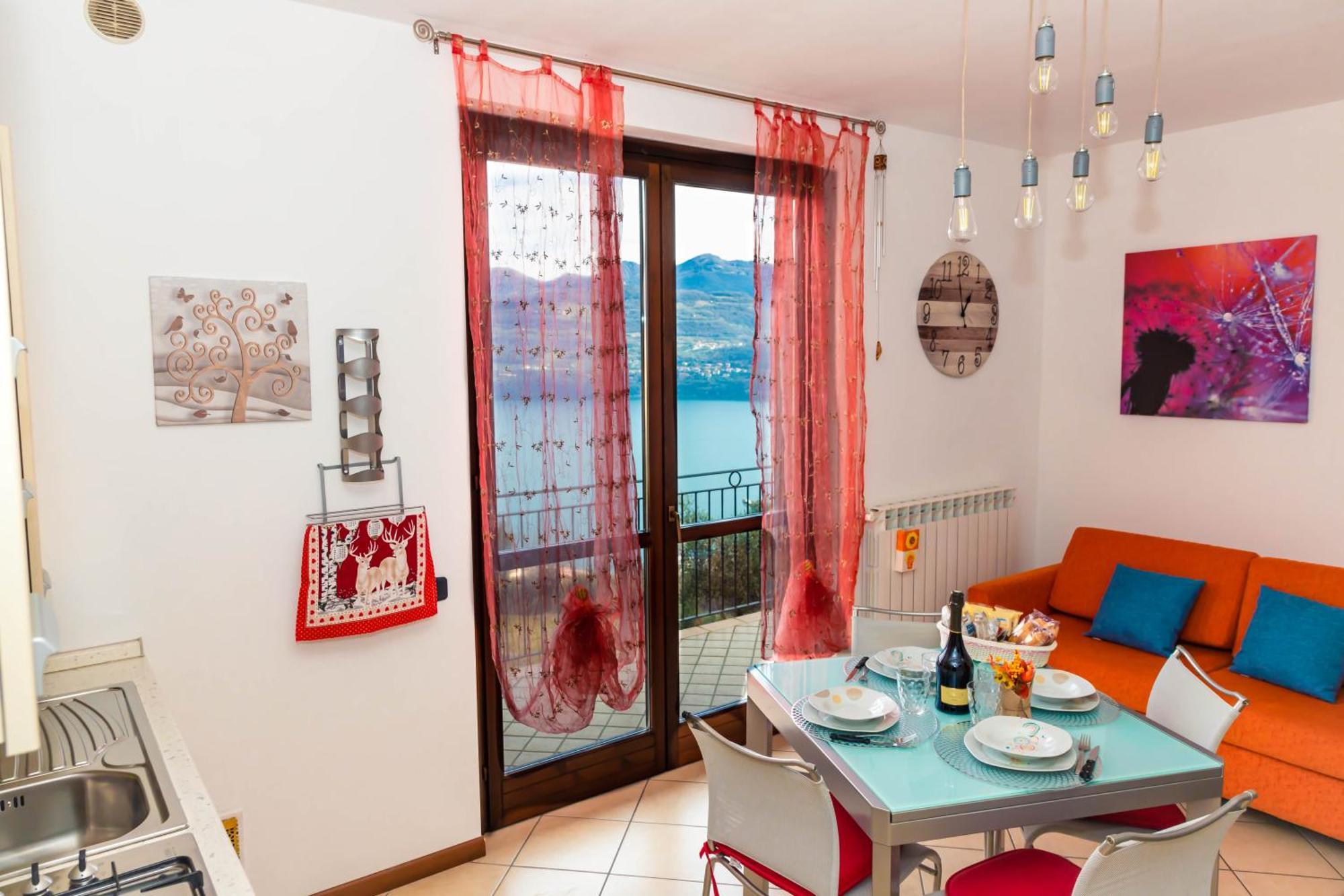 Residenza Coccinelle Vista Lago D'Iseo Tavernola Bergamasca Exterior foto