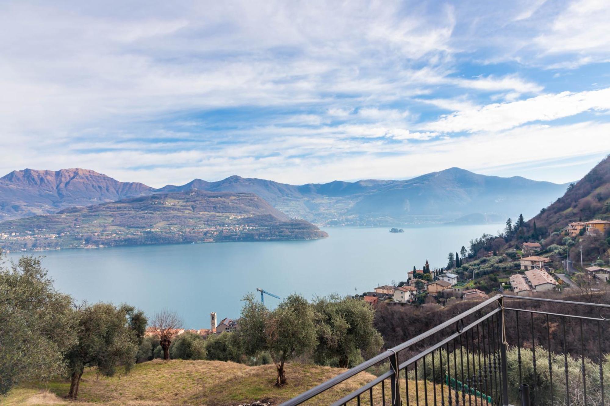 Residenza Coccinelle Vista Lago D'Iseo Tavernola Bergamasca Exterior foto