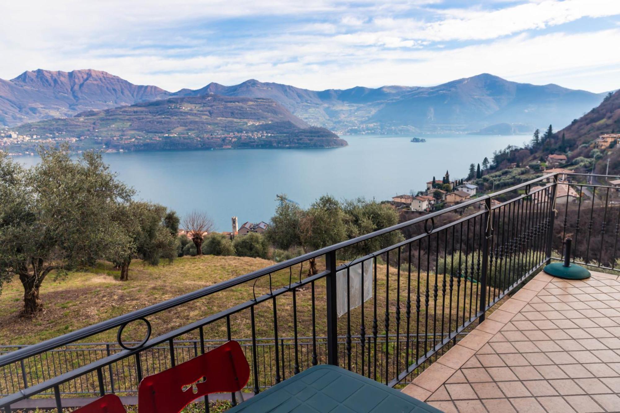 Residenza Coccinelle Vista Lago D'Iseo Tavernola Bergamasca Exterior foto