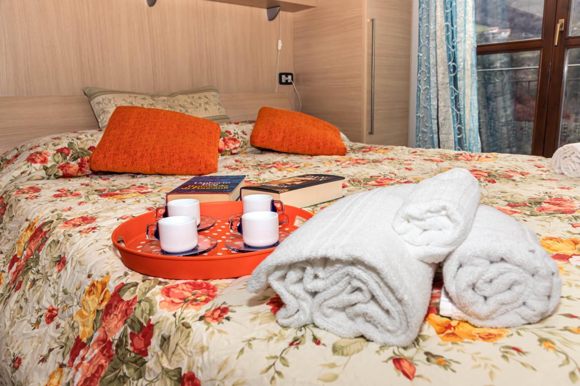 Residenza Coccinelle Vista Lago D'Iseo Tavernola Bergamasca Exterior foto