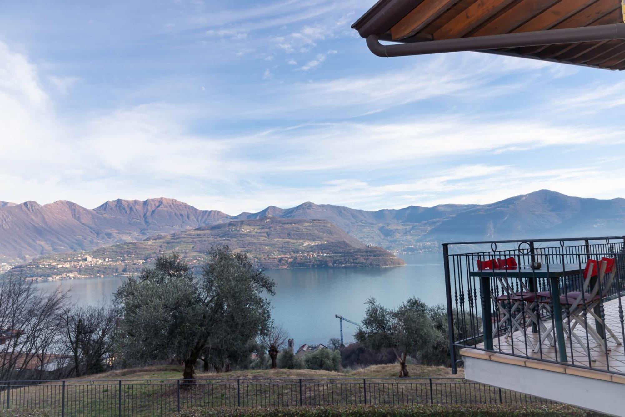 Residenza Coccinelle Vista Lago D'Iseo Tavernola Bergamasca Exterior foto