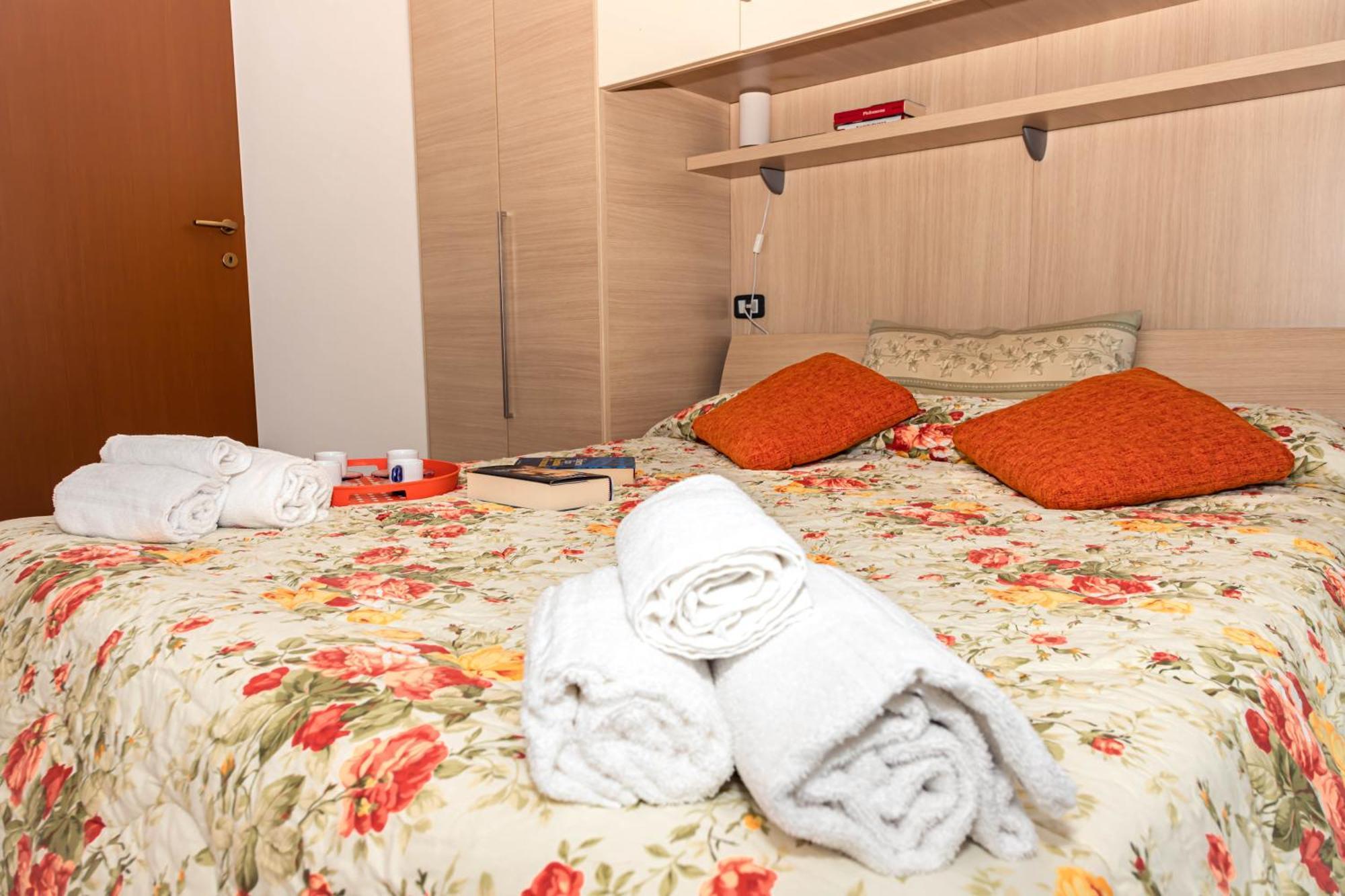 Residenza Coccinelle Vista Lago D'Iseo Tavernola Bergamasca Exterior foto