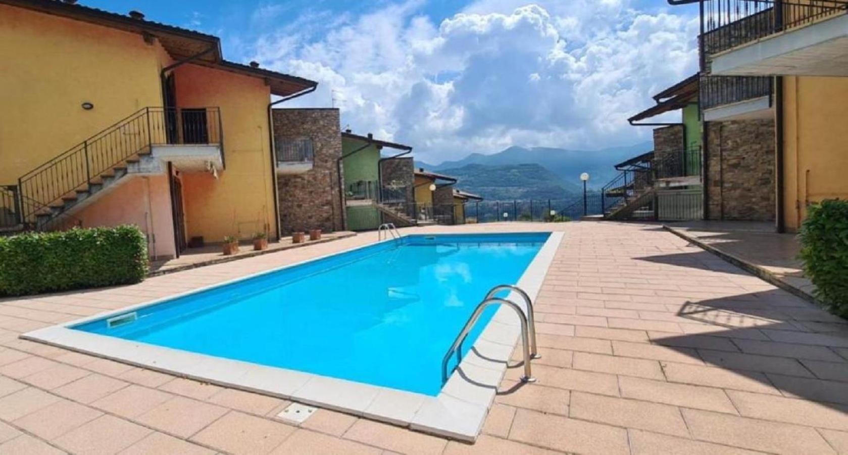 Residenza Coccinelle Vista Lago D'Iseo Tavernola Bergamasca Exterior foto